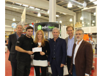 La Fundación Txema Elorza entrega a los padres de Guillermo su ayuda solidaria